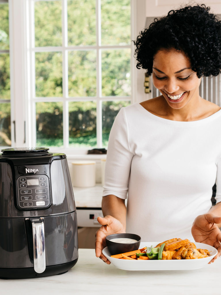 Ninja-Air-Fryer-AF100UK-wings-plated2
