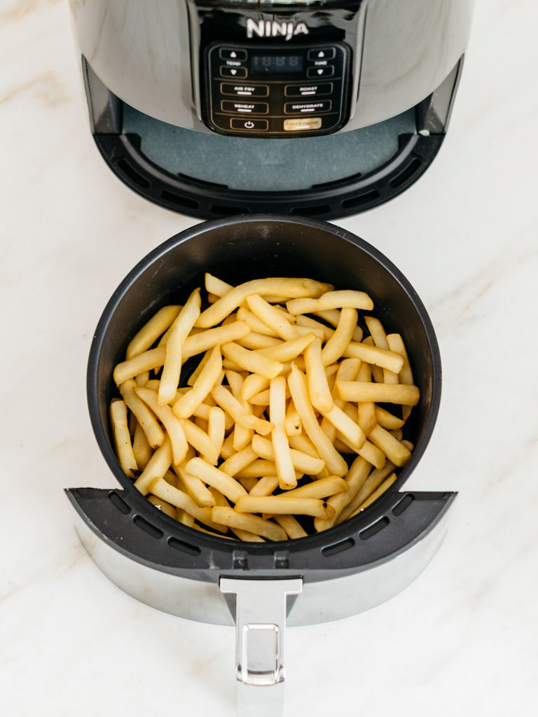 Ninja-Air-Fryer-AF100UK-chips-basket2