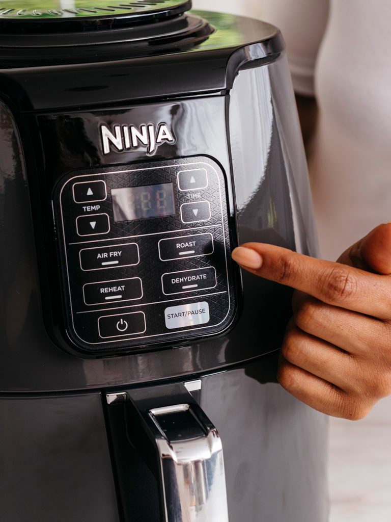 Ninja-Air-Fryer-AF100UK-display-press